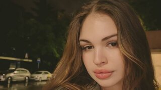 MelanieHoll